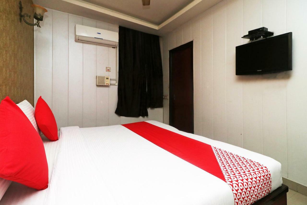 Hotel Gayatri Palace アーグラ エクステリア 写真