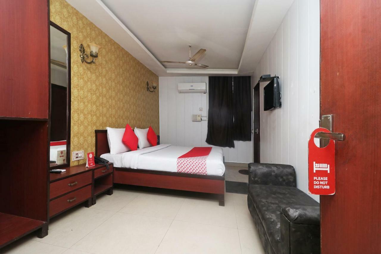 Hotel Gayatri Palace アーグラ エクステリア 写真